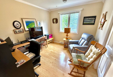 21 HIBERNIA DRIVE, CLARENVILLE, Newfoundland, Canada A5A 1H5, ,3 BathroomsBathrooms,Residential,Sale Pending,HIBERNIA DRIVE,5959