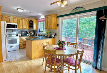 21 HIBERNIA DRIVE, CLARENVILLE, Newfoundland, Canada A5A 1H5, ,3 BathroomsBathrooms,Residential,Sale Pending,HIBERNIA DRIVE,5959