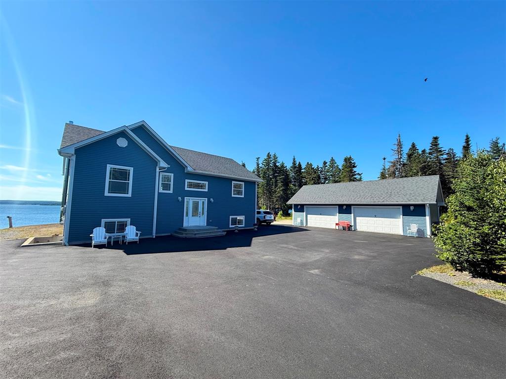 494 SMITH SOUND ROAD, BARTON, Newfoundland, Canada A5A 3A2, ,3 BathroomsBathrooms,Residential,For Sale,SMITH SOUND ROAD,5960