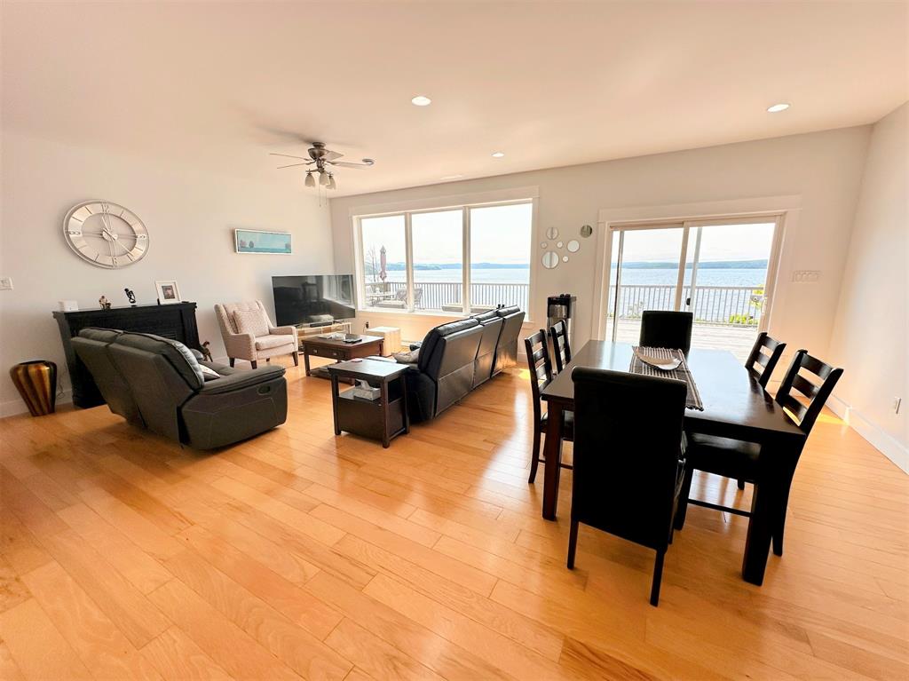 494 SMITH SOUND ROAD, BARTON, Newfoundland, Canada A5A 3A2, ,3 BathroomsBathrooms,Residential,For Sale,SMITH SOUND ROAD,5960