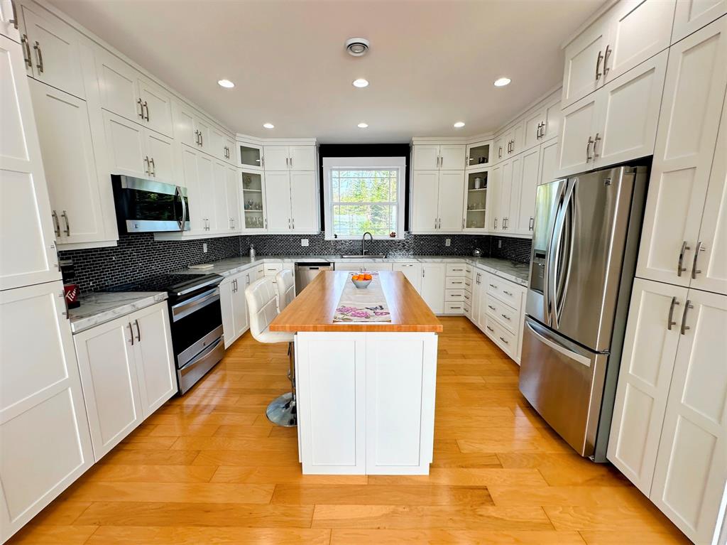 494 SMITH SOUND ROAD, BARTON, Newfoundland, Canada A5A 3A2, ,3 BathroomsBathrooms,Residential,For Sale,SMITH SOUND ROAD,5960