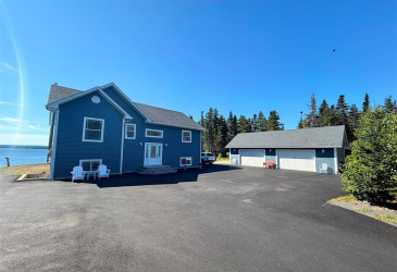 494 SMITH SOUND ROAD, BARTON, Newfoundland, Canada A5A 3A2, ,3 BathroomsBathrooms,Residential,For Sale,SMITH SOUND ROAD,5960