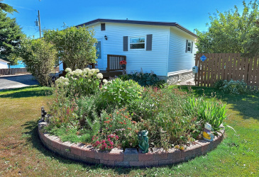 2 LUTHER'S LANE, SUNNYSIDE, Newfoundland, Canada A0B 3J0, ,2 BathroomsBathrooms,Residential,For Sale,LUTHER'S LANE,5962