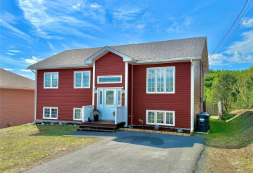 33 CLYDE AVENUE, CLARENVILLE, Newfoundland, Canada A5A 0B3, ,3 BathroomsBathrooms,Residential,Reduced,CLYDE AVENUE,5964 33 CLYDE AVENUE, CLARENVILLE, Newfoundland, Canada A5A 0B3, ,3 BathroomsBathrooms,Residential,Reduced,CLYDE AVENUE,5964