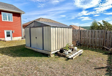 33 CLYDE AVENUE, CLARENVILLE, Newfoundland, Canada A5A 0B3, ,3 BathroomsBathrooms,Residential,Reduced,CLYDE AVENUE,5964 33 CLYDE AVENUE, CLARENVILLE, Newfoundland, Canada A5A 0B3, ,3 BathroomsBathrooms,Residential,Reduced,CLYDE AVENUE,5964