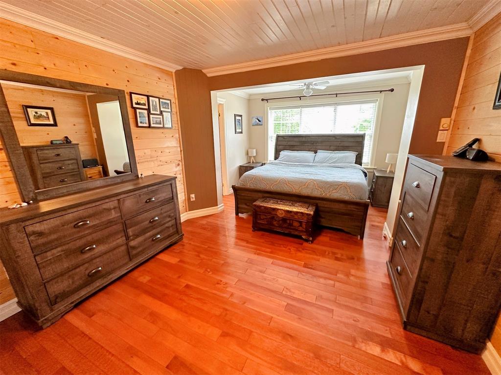 68-70 MEMORIAL DRIVE, CLARENVILLE, Newfoundland, Canada A5A 1N4, ,5 BathroomsBathrooms,Residential,For Sale,MEMORIAL DRIVE,5977