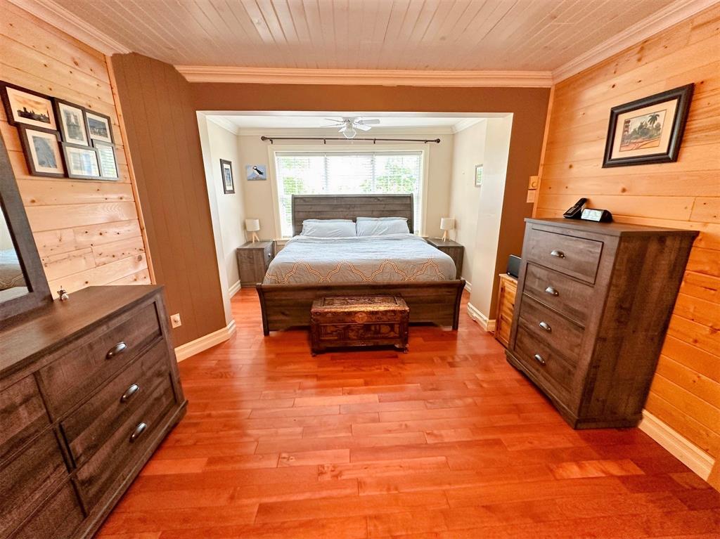 68-70 MEMORIAL DRIVE, CLARENVILLE, Newfoundland, Canada A5A 1N4, ,5 BathroomsBathrooms,Residential,For Sale,MEMORIAL DRIVE,5977