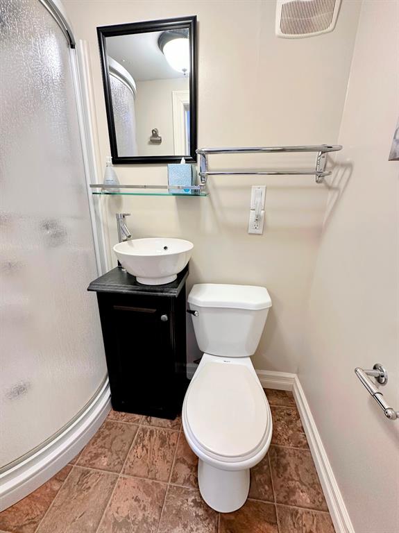 68-70 MEMORIAL DRIVE, CLARENVILLE, Newfoundland, Canada A5A 1N4, ,5 BathroomsBathrooms,Residential,For Sale,MEMORIAL DRIVE,5977
