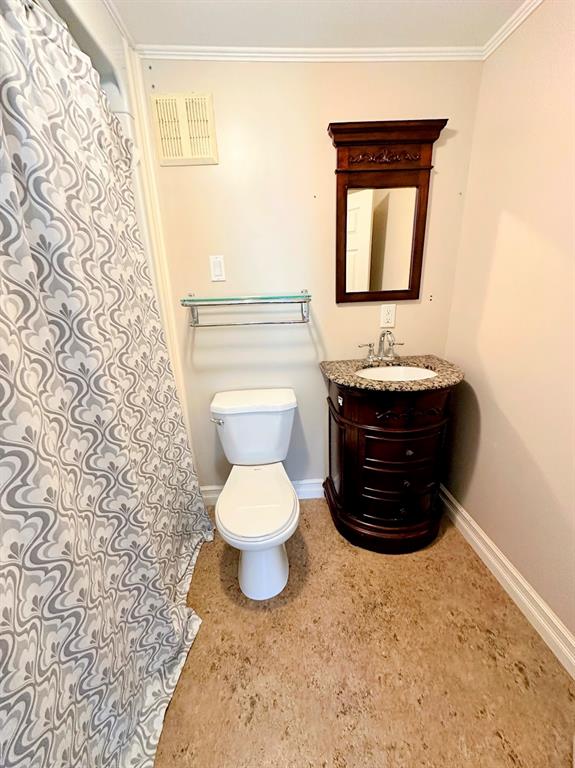 68-70 MEMORIAL DRIVE, CLARENVILLE, Newfoundland, Canada A5A 1N4, ,5 BathroomsBathrooms,Residential,For Sale,MEMORIAL DRIVE,5977