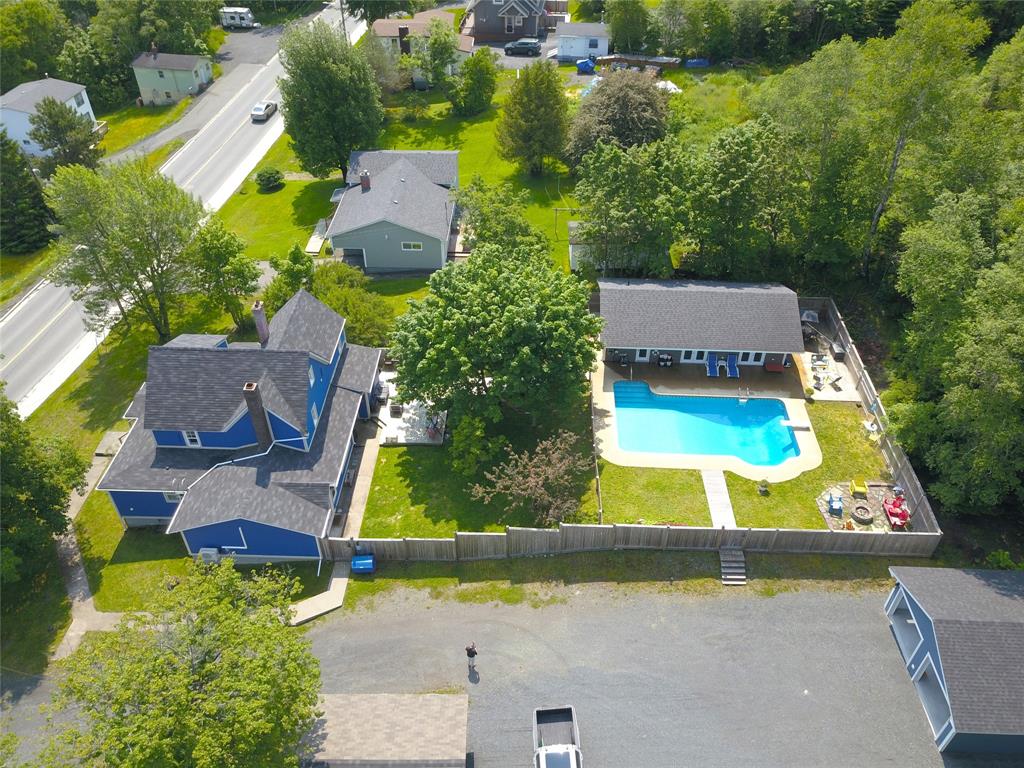 68-70 MEMORIAL DRIVE, CLARENVILLE, Newfoundland, Canada A5A 1N4, ,5 BathroomsBathrooms,Residential,For Sale,MEMORIAL DRIVE,5977