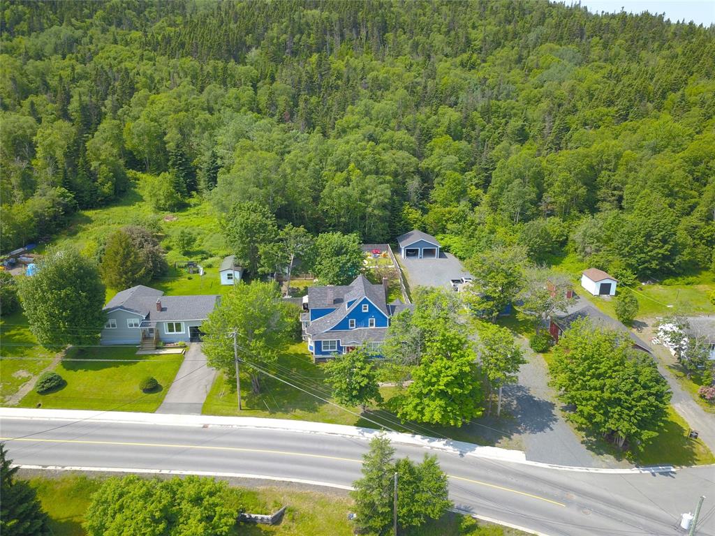 68-70 MEMORIAL DRIVE, CLARENVILLE, Newfoundland, Canada A5A 1N4, ,5 BathroomsBathrooms,Residential,For Sale,MEMORIAL DRIVE,5977