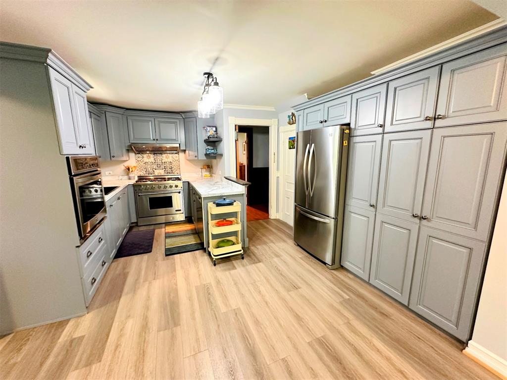 68-70 MEMORIAL DRIVE, CLARENVILLE, Newfoundland, Canada A5A 1N4, ,5 BathroomsBathrooms,Residential,For Sale,MEMORIAL DRIVE,5977