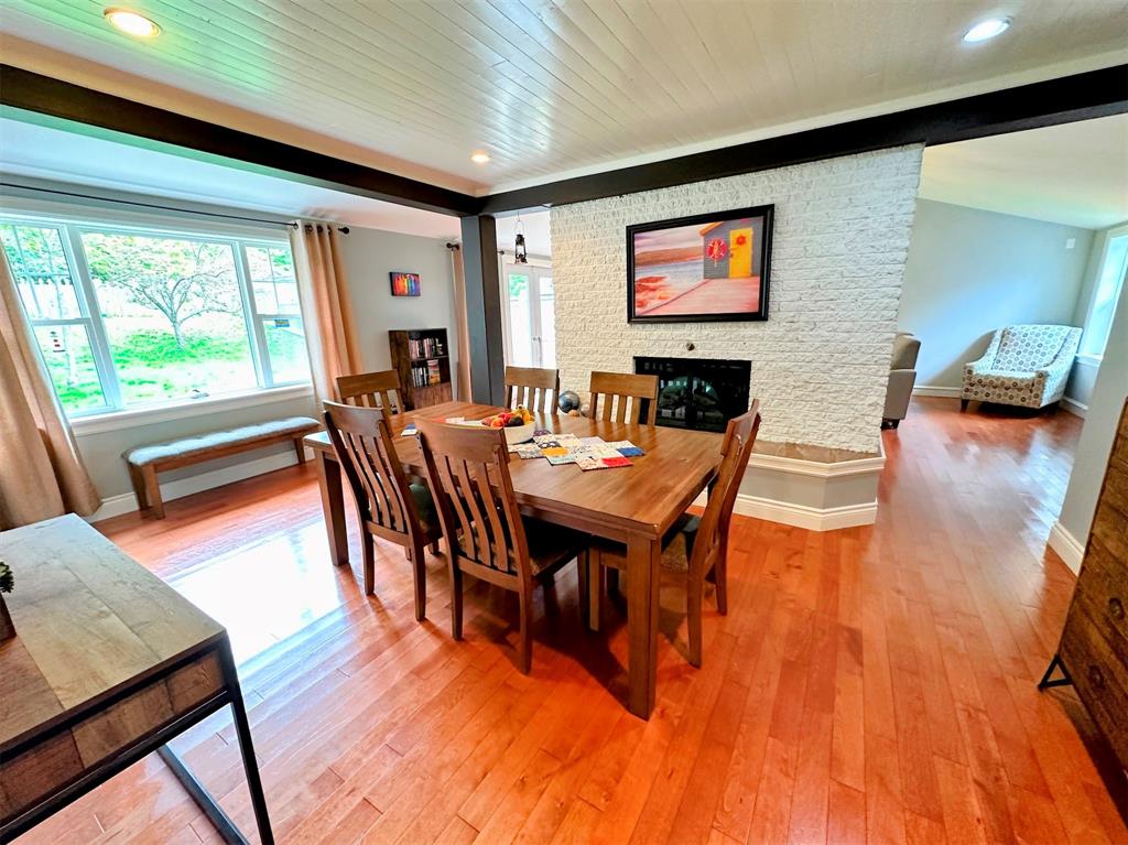 68-70 MEMORIAL DRIVE, CLARENVILLE, Newfoundland, Canada A5A 1N4, ,5 BathroomsBathrooms,Residential,For Sale,MEMORIAL DRIVE,5977