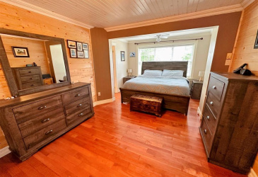68-70 MEMORIAL DRIVE, CLARENVILLE, Newfoundland, Canada A5A 1N4, ,5 BathroomsBathrooms,Residential,For Sale,MEMORIAL DRIVE,5977