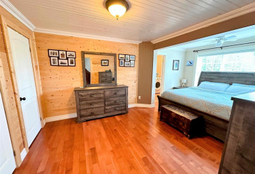 68-70 MEMORIAL DRIVE, CLARENVILLE, Newfoundland, Canada A5A 1N4, ,5 BathroomsBathrooms,Residential,For Sale,MEMORIAL DRIVE,5977
