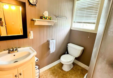 68-70 MEMORIAL DRIVE, CLARENVILLE, Newfoundland, Canada A5A 1N4, ,5 BathroomsBathrooms,Residential,For Sale,MEMORIAL DRIVE,5977