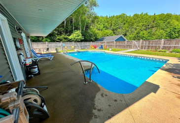 68-70 MEMORIAL DRIVE, CLARENVILLE, Newfoundland, Canada A5A 1N4, ,5 BathroomsBathrooms,Residential,For Sale,MEMORIAL DRIVE,5977