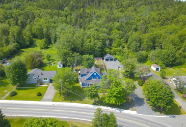 68-70 MEMORIAL DRIVE, CLARENVILLE, Newfoundland, Canada A5A 1N4, ,5 BathroomsBathrooms,Residential,For Sale,MEMORIAL DRIVE,5977