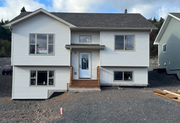134 SPRUCELAND DRIVE, CLARENVILLE, Newfoundland, Canada A5A 4N9, ,2 BathroomsBathrooms,Residential,For Sale,SPRUCELAND DRIVE,5980