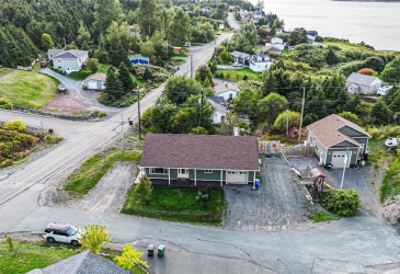 203 MARINE DRIVE, MARYSTOWN, Newfoundland, Canada A0E 2M0, ,2 BathroomsBathrooms,Residential,For Sale,MARINE DRIVE,5988