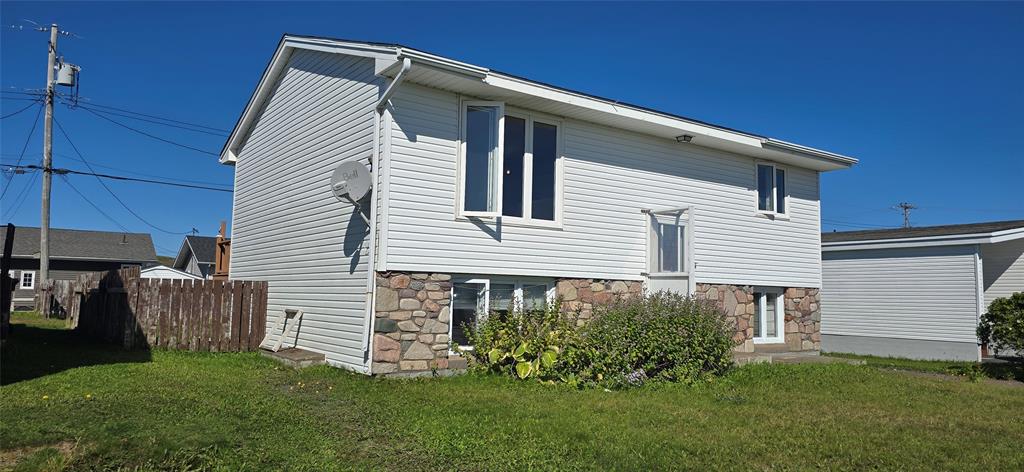 9 DUNTON STREET, GRAND BANK, Newfoundland, Canada A0E 1W0, ,1 BathroomBathrooms,Residential,For Sale,DUNTON STREET,5995