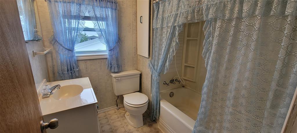 50 ELIZABETH AVENUE, GRAND BANK, Newfoundland, Canada A0E 1W0, ,1 BathroomBathrooms,Residential,For Sale,ELIZABETH AVENUE,6001
