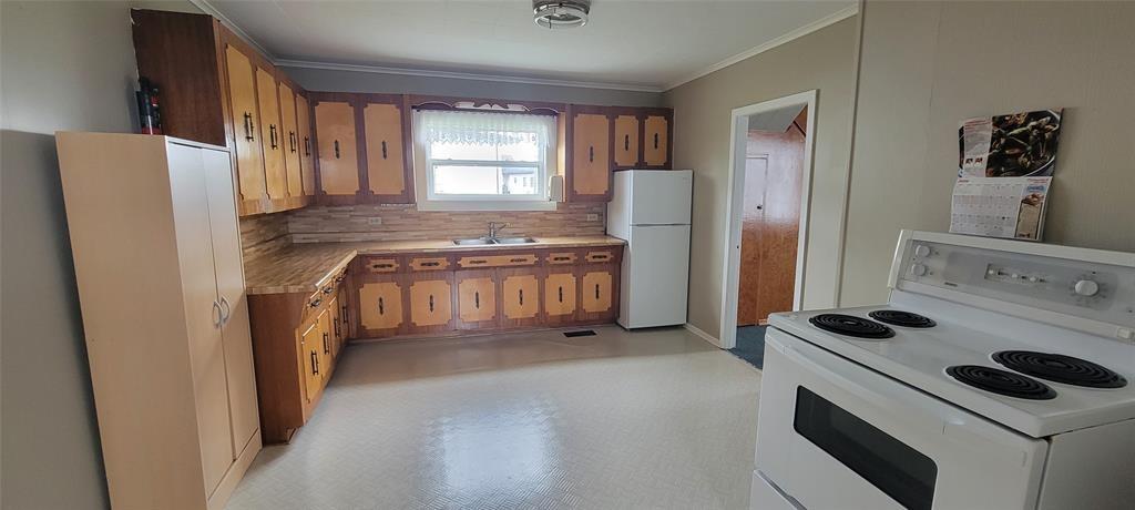 50 ELIZABETH AVENUE, GRAND BANK, Newfoundland, Canada A0E 1W0, ,1 BathroomBathrooms,Residential,For Sale,ELIZABETH AVENUE,6001