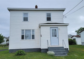 50 ELIZABETH AVENUE, GRAND BANK, Newfoundland, Canada A0E 1W0, ,1 BathroomBathrooms,Residential,Reduced,ELIZABETH AVENUE,6001