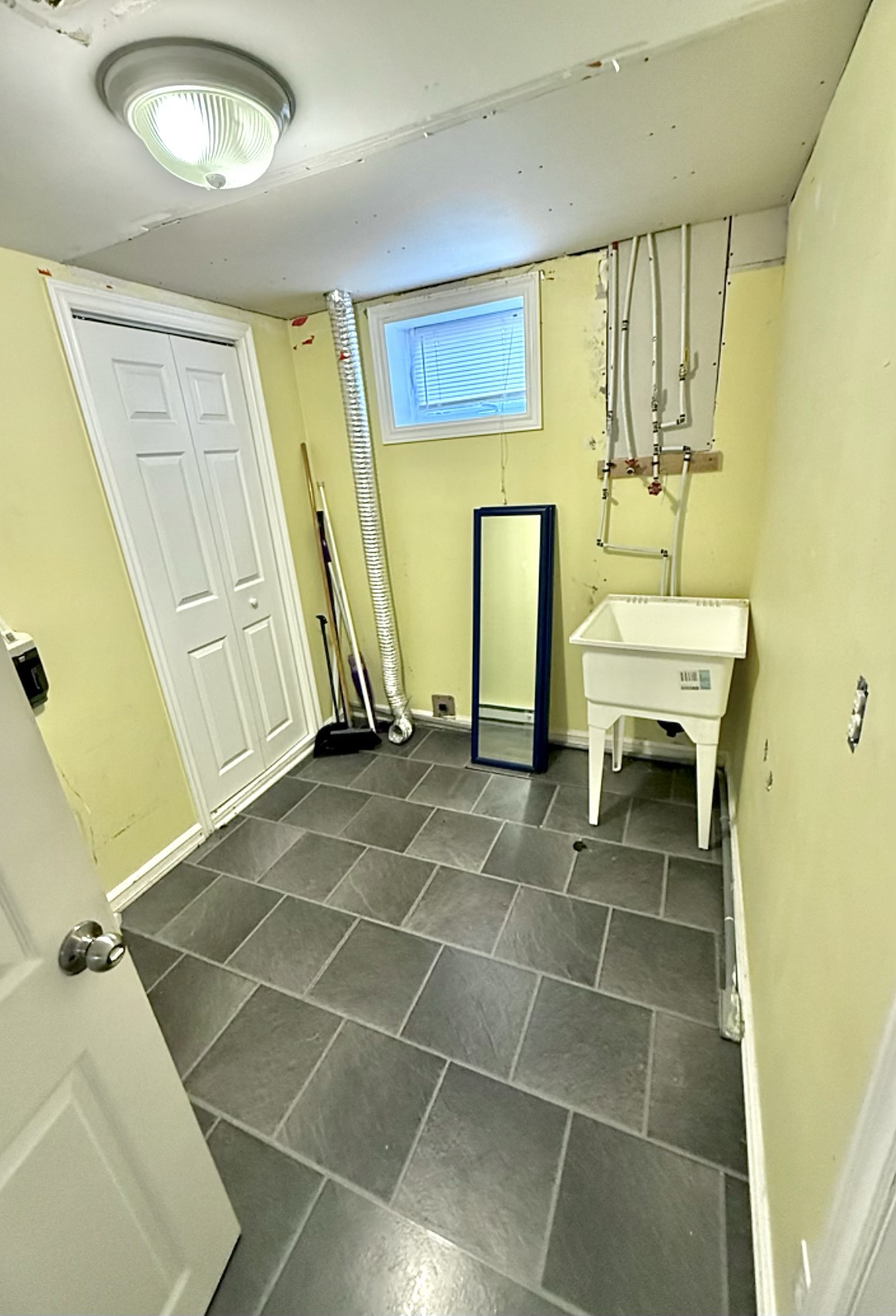 2 MEADE VIEW ROAD, CLARENVILLE, Newfoundland, Canada A5A 4M4, ,2 BathroomsBathrooms,Residential,For Sale,MEADE VIEW ROAD,6024