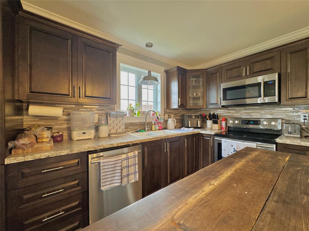 27 DOMINIC DRIVE, CONCEPTION BAY SOUTH, Newfoundland, Canada A1X 0J8, ,3 BathroomsBathrooms,Residential,Sale Pending,DOMINIC DRIVE,6026