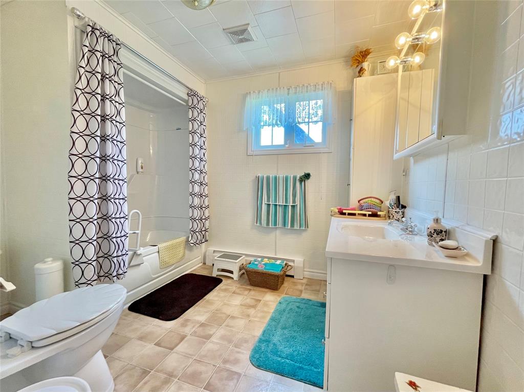 106 MAIN STREET, CHARLOTTETOWN, Newfoundland, Canada A0C 1L0, ,1 BathroomBathrooms,Residential,For Sale,MAIN STREET,6028