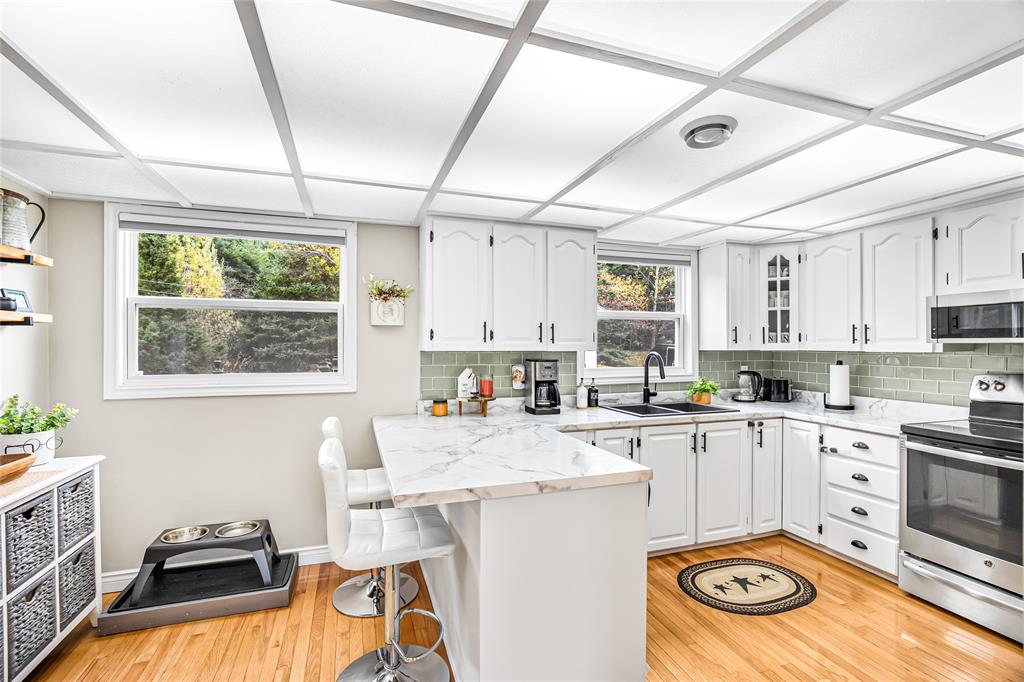 274 MARINE DRIVE, MARYSTOWN, Newfoundland, Canada A0E 2M0, ,2 BathroomsBathrooms,Residential,For Sale,MARINE DRIVE,6031