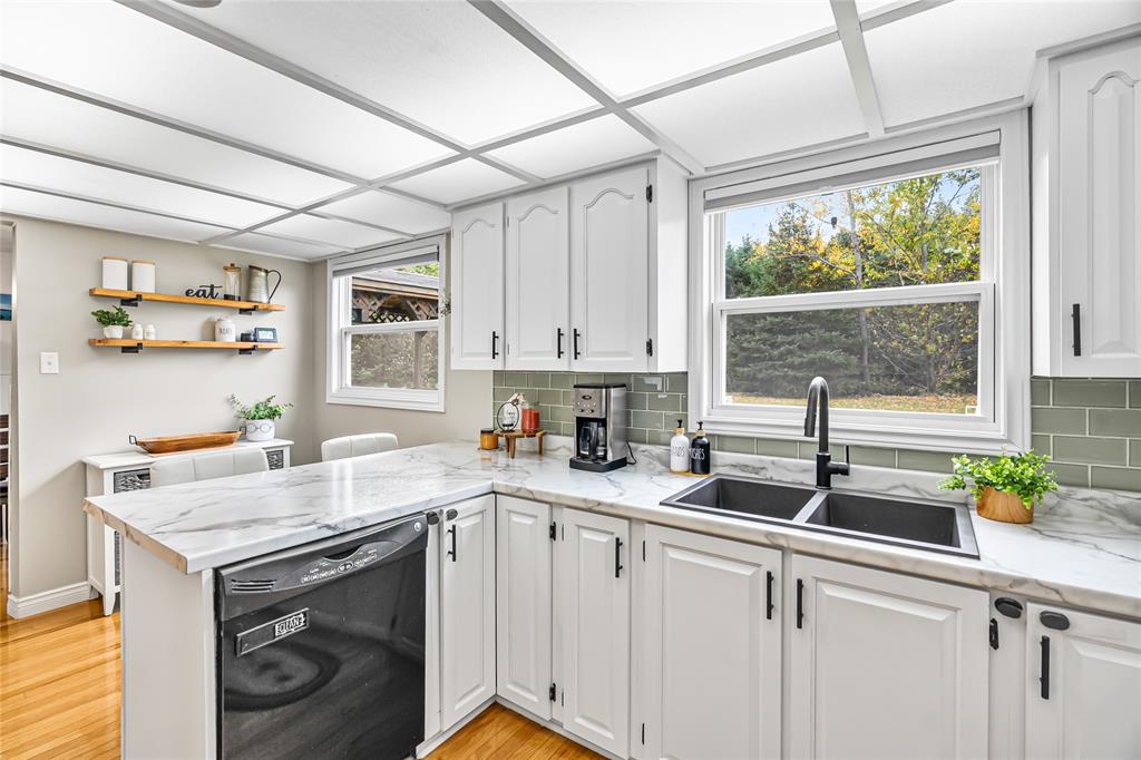 274 MARINE DRIVE, MARYSTOWN, Newfoundland, Canada A0E 2M0, ,2 BathroomsBathrooms,Residential,For Sale,MARINE DRIVE,6031