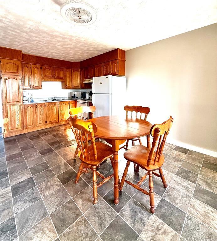 62 OCEANVIEW CRESCENT, BROOKLYN, Newfoundland, Canada A0C 1V0, ,7 BathroomsBathrooms,Commercial,Sale Pending,OCEANVIEW CRESCENT,6032