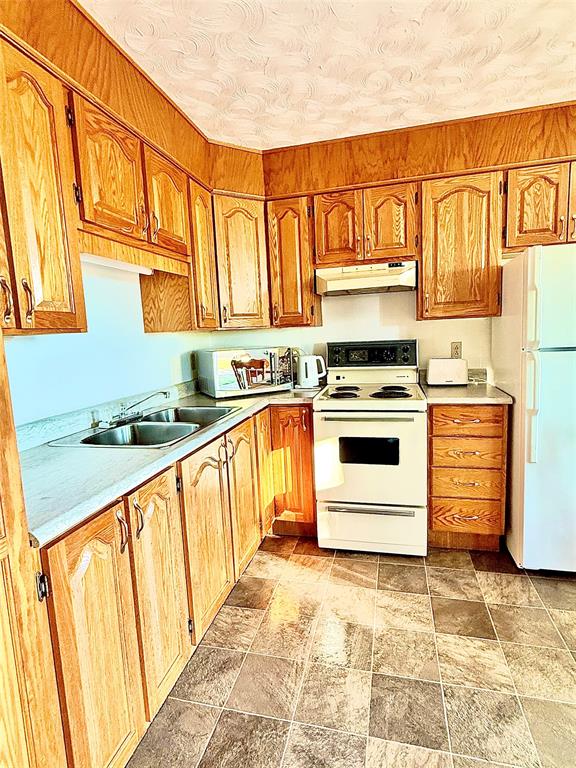 62 OCEANVIEW CRESCENT, BROOKLYN, Newfoundland, Canada A0C 1V0, ,7 BathroomsBathrooms,Commercial,Sale Pending,OCEANVIEW CRESCENT,6032