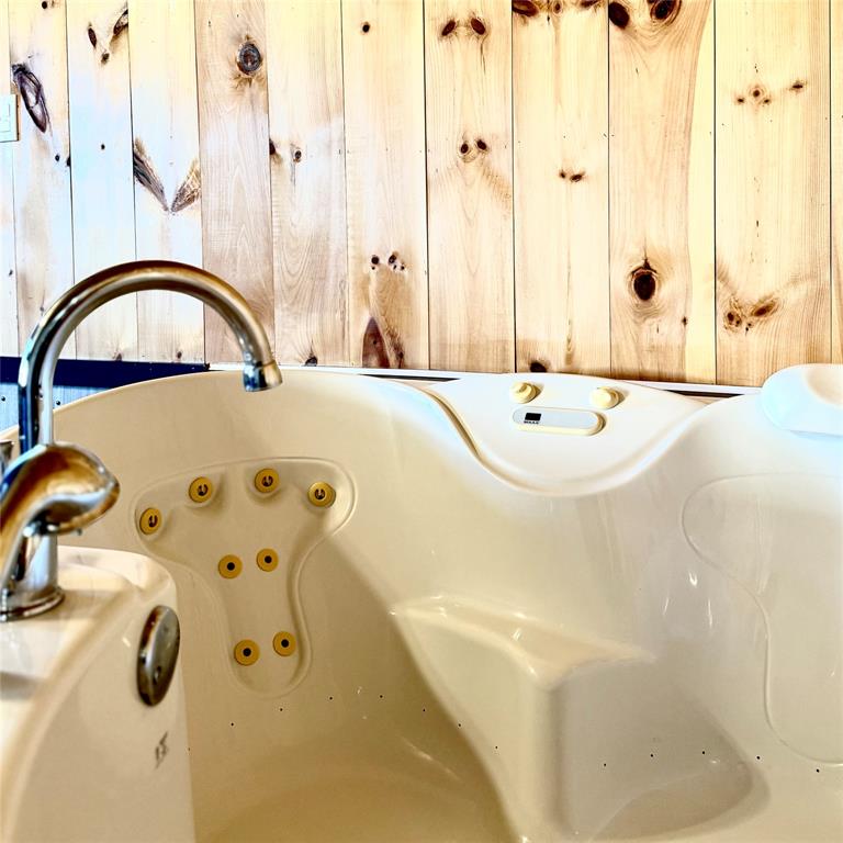 62 OCEANVIEW CRESCENT, BROOKLYN, Newfoundland, Canada A0C 1V0, ,7 BathroomsBathrooms,Commercial,Sale Pending,OCEANVIEW CRESCENT,6032