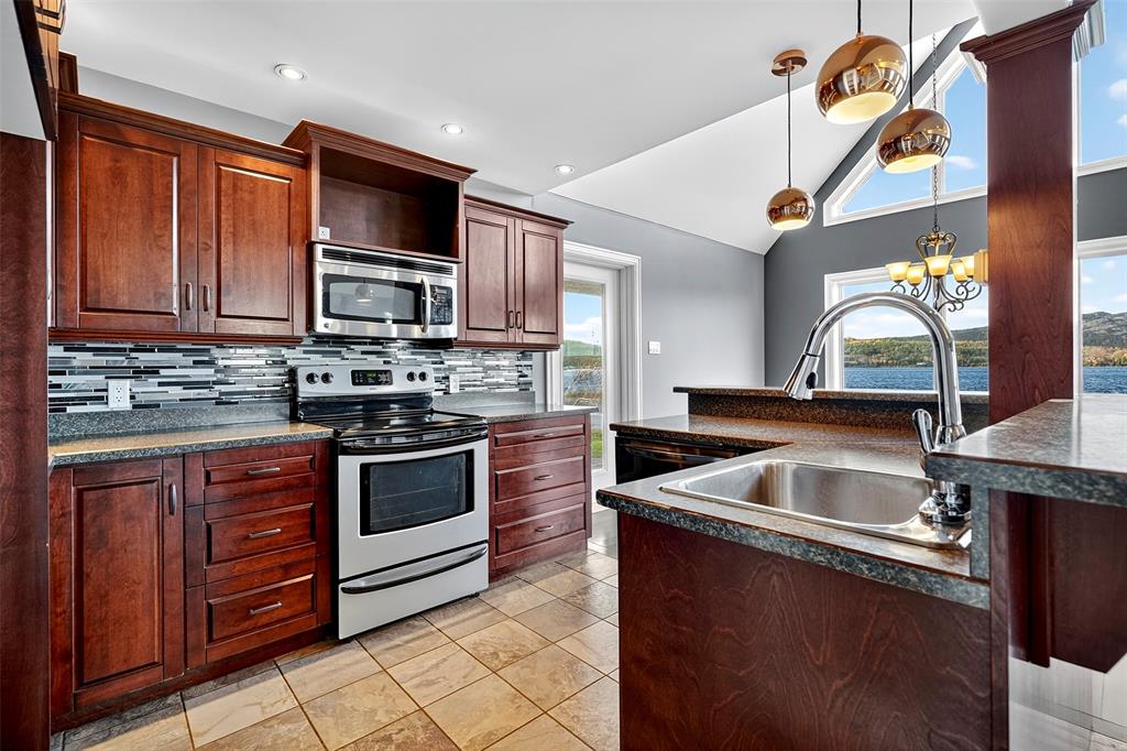 2 BAY SHORE ESTATES, BAY ROBERTS, Newfoundland, Canada A0A 1G0, ,1 BathroomBathrooms,Residential,Sold,BAY SHORE ESTATES,6043