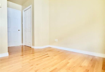 21 VIKING STREET, CLARENVILLE, Newfoundland, Canada A5A 2A7, ,1 BathroomBathrooms,Residential,Sold,VIKING STREET,6045