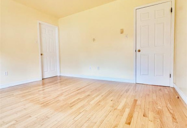 21 VIKING STREET, CLARENVILLE, Newfoundland, Canada A5A 2A7, ,1 BathroomBathrooms,Residential,Sold,VIKING STREET,6045