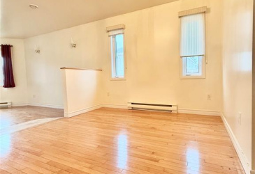 21 VIKING STREET, CLARENVILLE, Newfoundland, Canada A5A 2A7, ,1 BathroomBathrooms,Residential,Sold,VIKING STREET,6045