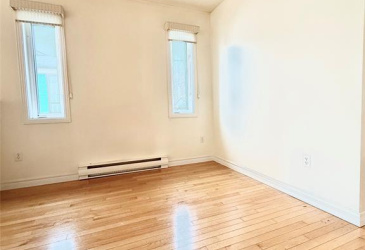 21 VIKING STREET, CLARENVILLE, Newfoundland, Canada A5A 2A7, ,1 BathroomBathrooms,Residential,Sold,VIKING STREET,6045