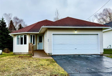 21 VIKING STREET, CLARENVILLE, Newfoundland, Canada A5A 2A7, ,1 BathroomBathrooms,Residential,Sold,VIKING STREET,6045