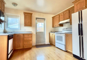 21 VIKING STREET, CLARENVILLE, Newfoundland, Canada A5A 2A7, ,1 BathroomBathrooms,Residential,Sold,VIKING STREET,6045