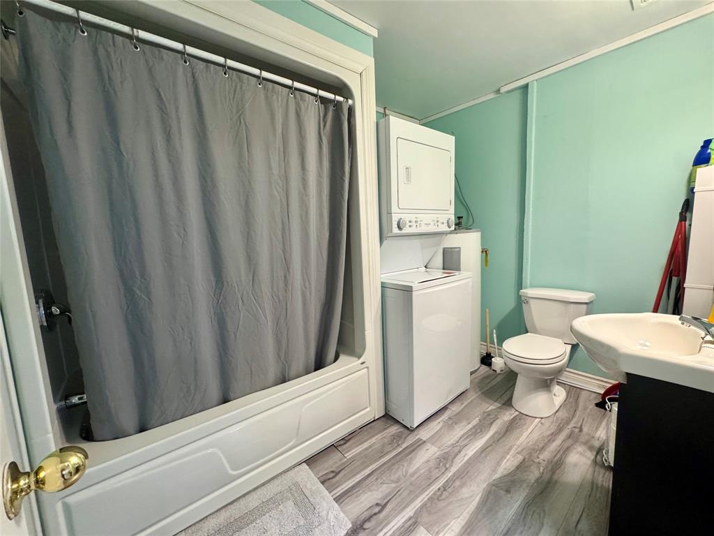 201-211 MAIN STREET, COME BY CHANCE, Newfoundland, Canada A0B 1N0, ,2 BathroomsBathrooms,Residential,For Sale,MAIN STREET,6047