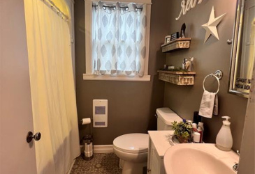 109 CONCEPTION BAY HIGHWAY, CLARKE'S BEACH, Newfoundland, Canada A0A 1W0, ,1 BathroomBathrooms,Mixed,For Sale,CONCEPTION BAY HIGHWAY,6048