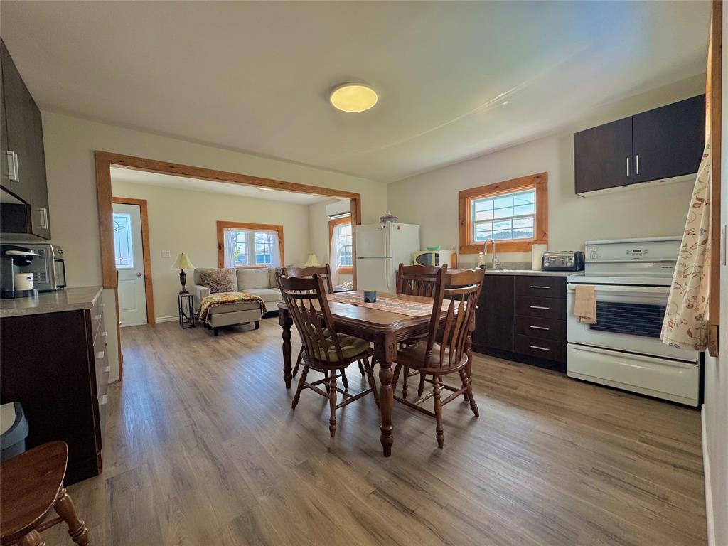 17 BRYAN HOLE ROAD, CHARLOTTETOWN, Newfoundland, Canada A0C 1L0, ,2 BathroomsBathrooms,Residential,Sale Pending,BRYAN HOLE ROAD,6053