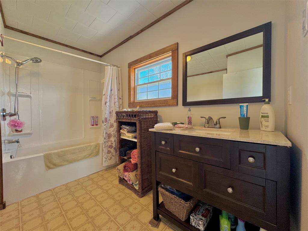 17 BRYAN HOLE ROAD, CHARLOTTETOWN, Newfoundland, Canada A0C 1L0, ,2 BathroomsBathrooms,Residential,Sale Pending,BRYAN HOLE ROAD,6053