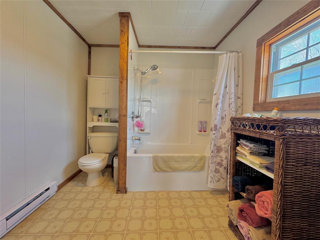 17 BRYAN HOLE ROAD, CHARLOTTETOWN, Newfoundland, Canada A0C 1L0, ,2 BathroomsBathrooms,Residential,Sale Pending,BRYAN HOLE ROAD,6053