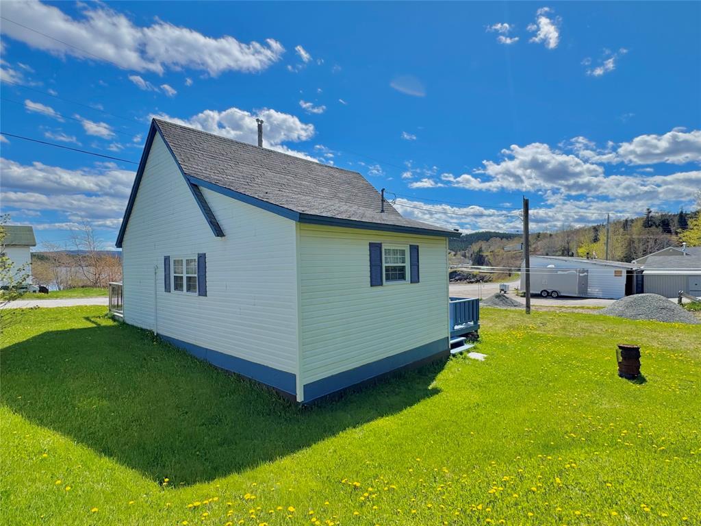 17 BRYAN HOLE ROAD, CHARLOTTETOWN, Newfoundland, Canada A0C 1L0, ,2 BathroomsBathrooms,Residential,Sale Pending,BRYAN HOLE ROAD,6053