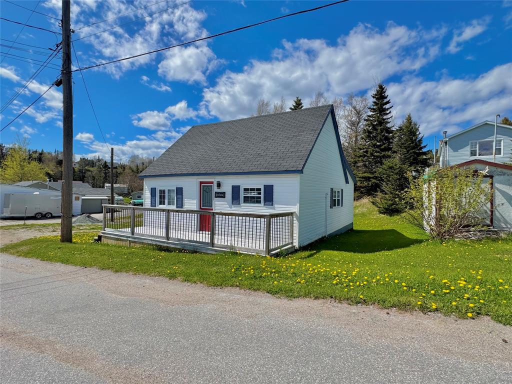 17 BRYAN HOLE ROAD, CHARLOTTETOWN, Newfoundland, Canada A0C 1L0, ,2 BathroomsBathrooms,Residential,Sale Pending,BRYAN HOLE ROAD,6053